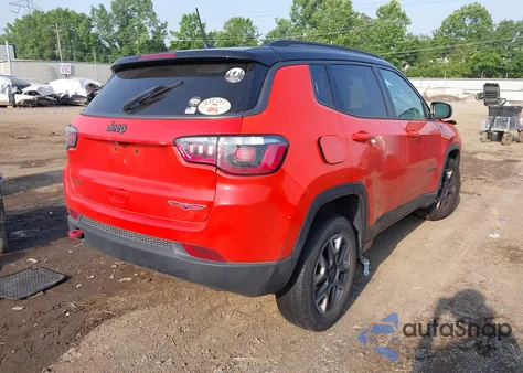 2018 Jeep Compass Trailhawk 4X4 из США, поврежденный, VIN 3C4NJDDBXJT212723